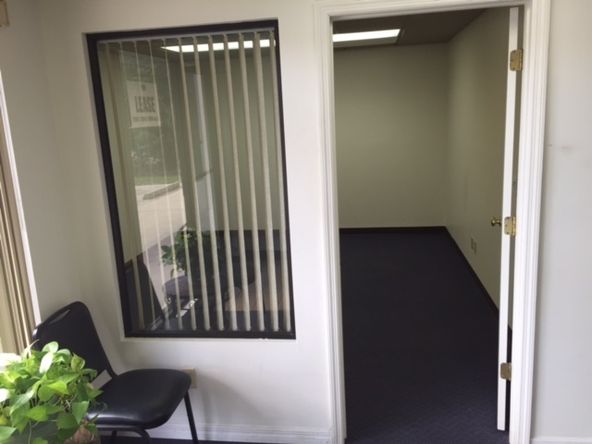 Freestanding Multi- Tenant Industrial / Flex Space : 550 Gus Hipp Blvd, Rockledge, FL 32955
